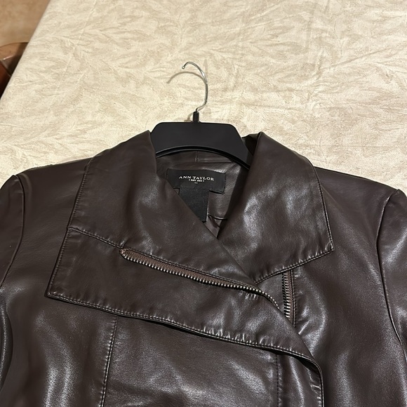 EUC ANN TAYLOR LEATHER LOOK BIKER JACKET. VERY DARK BROWN SIZE SMALL BUTTERYSOFT - Picture 10 of 10